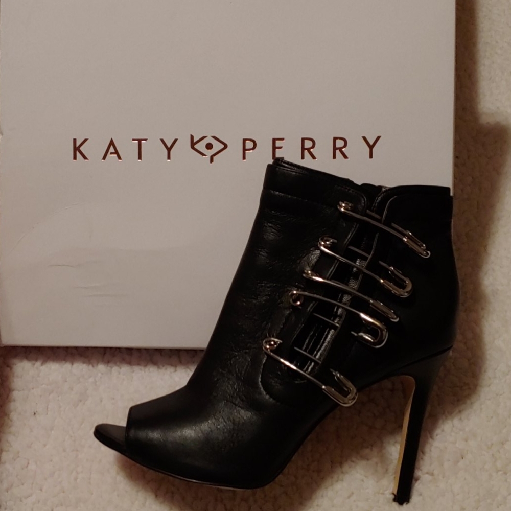 Katy Perry heels